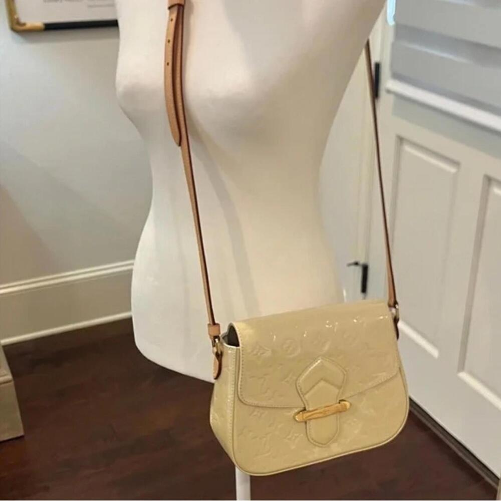 Louis Vuitton Bellflower Vernis Crossbody - COA included - Picture 2 of 10